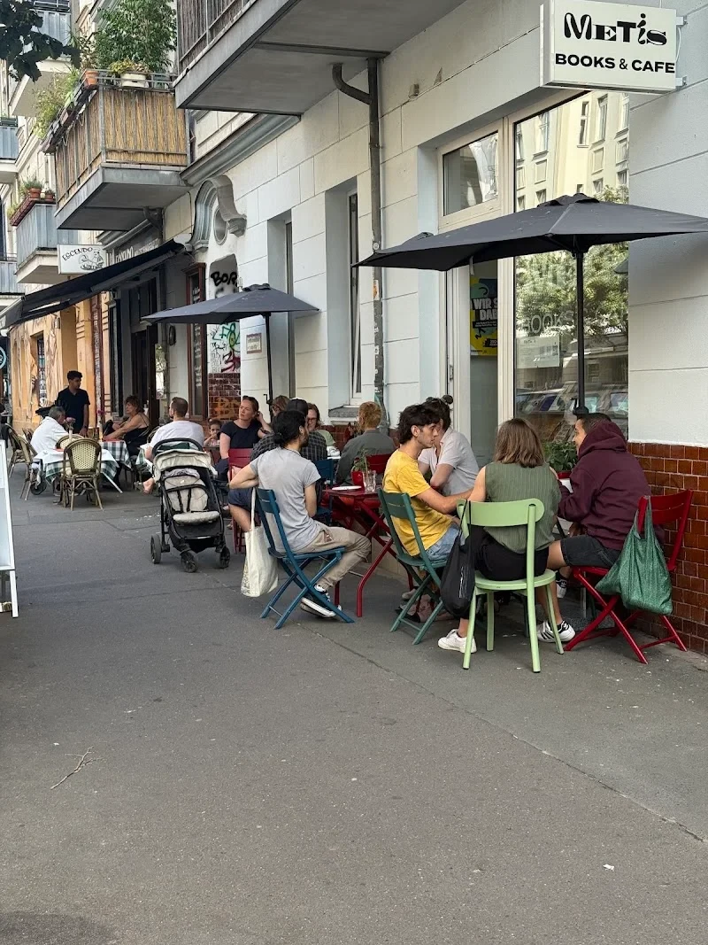 Metis Books and Café