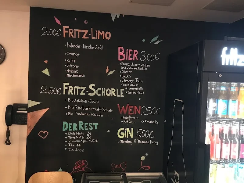 Y not [ Café • Kultur • Bar ]