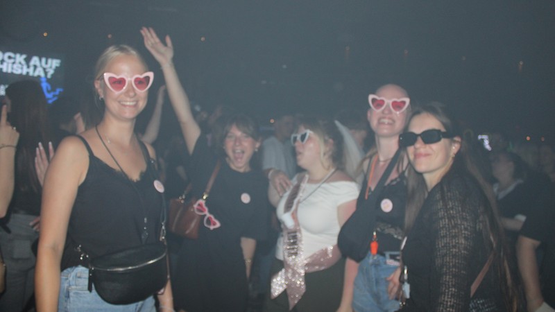 Berlin Kneipentour mit Shots, Spielen und 2x VIP Club Eintritt