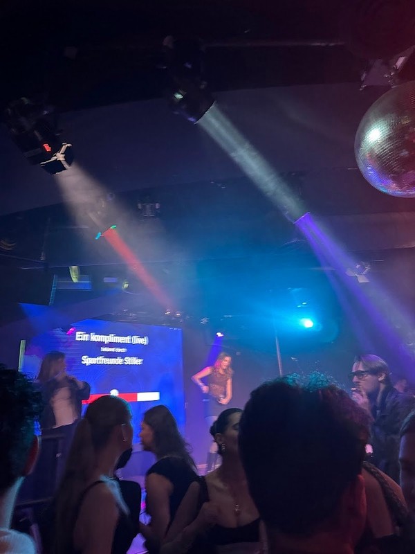 STAGE 15 | Karaokebar
