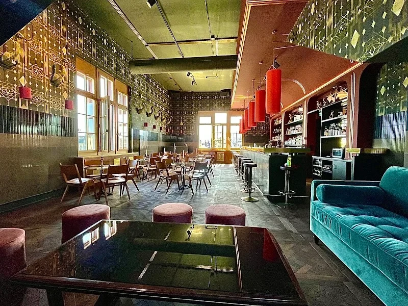 Amber Bar