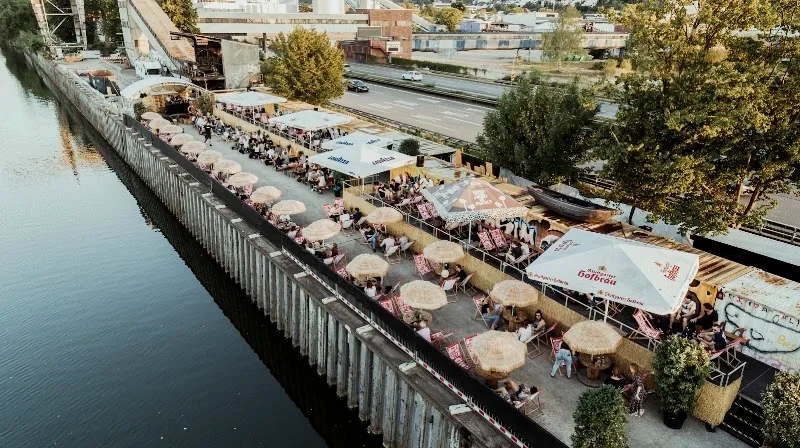 Fridas Pier / Club- und Eventschiff