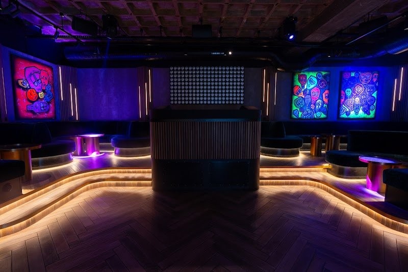 THE DOOR - BOUTIQUE CLUB