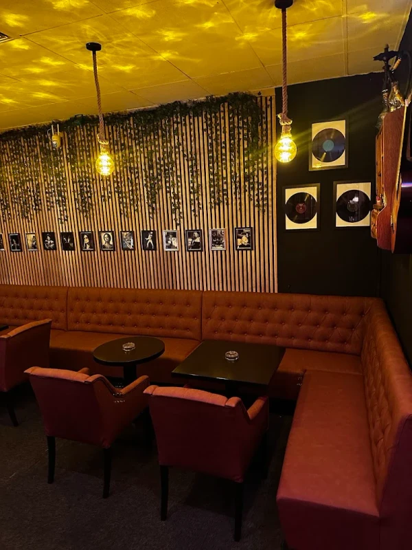 Palm Grove Lounge