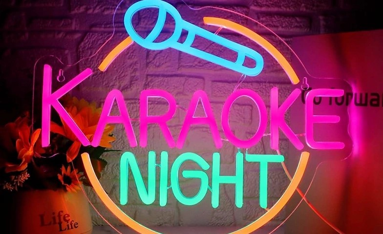 Karaoke Night mit host Roy