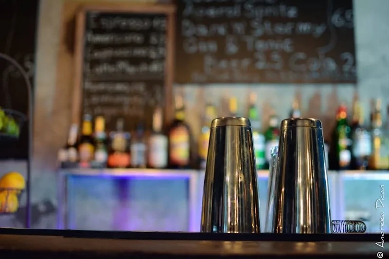 800A Bar & Cabaret