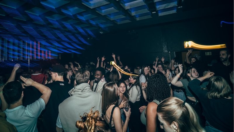 Club Cello