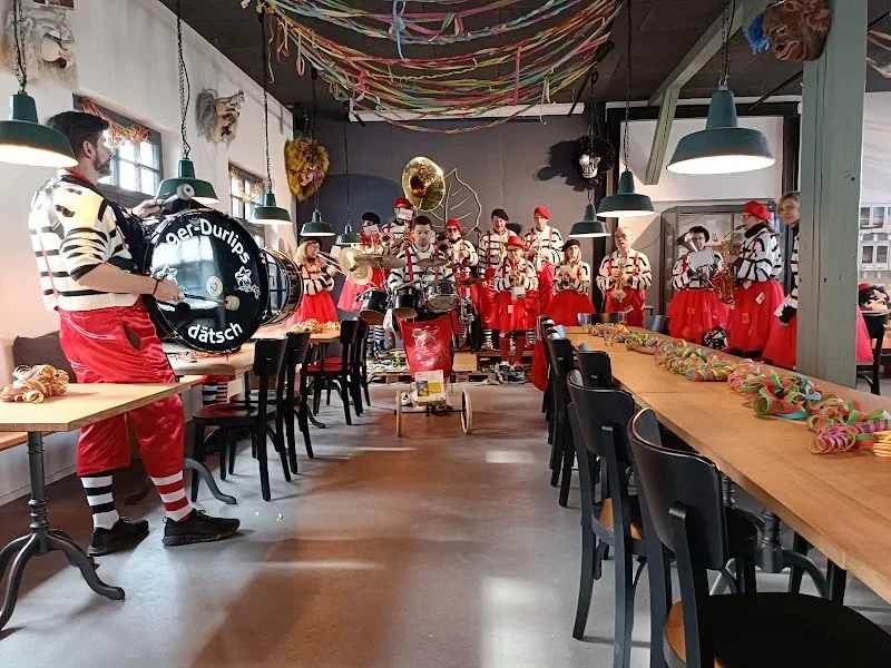 Alti Schrinerei. Café - Laden - Raum
