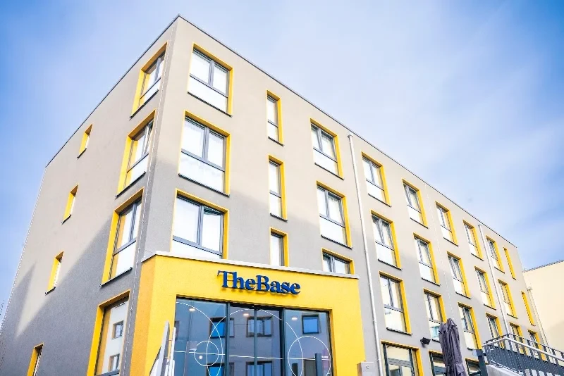 The Base Berlin One - Coliving | Möblierte Apartments | Hotel | Coworking | Gym