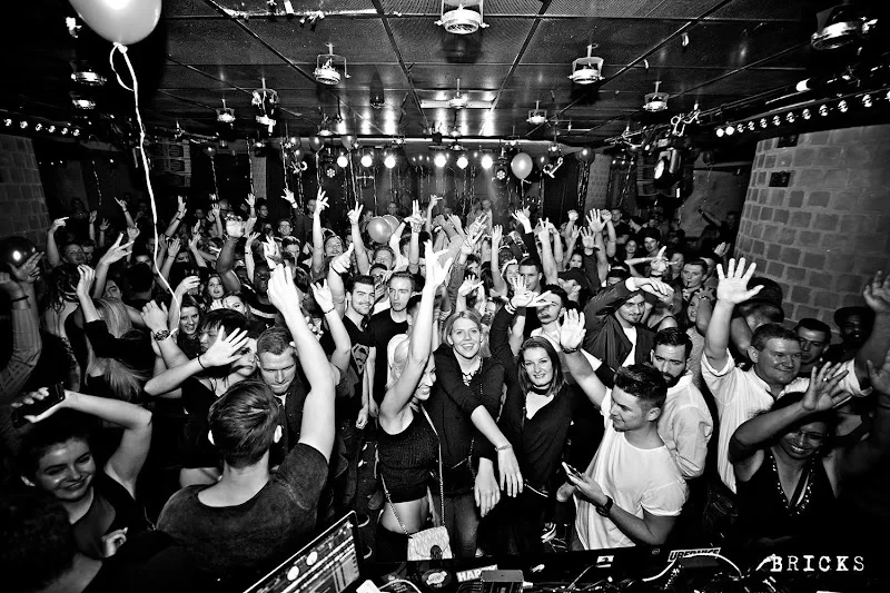 Bricks-Club